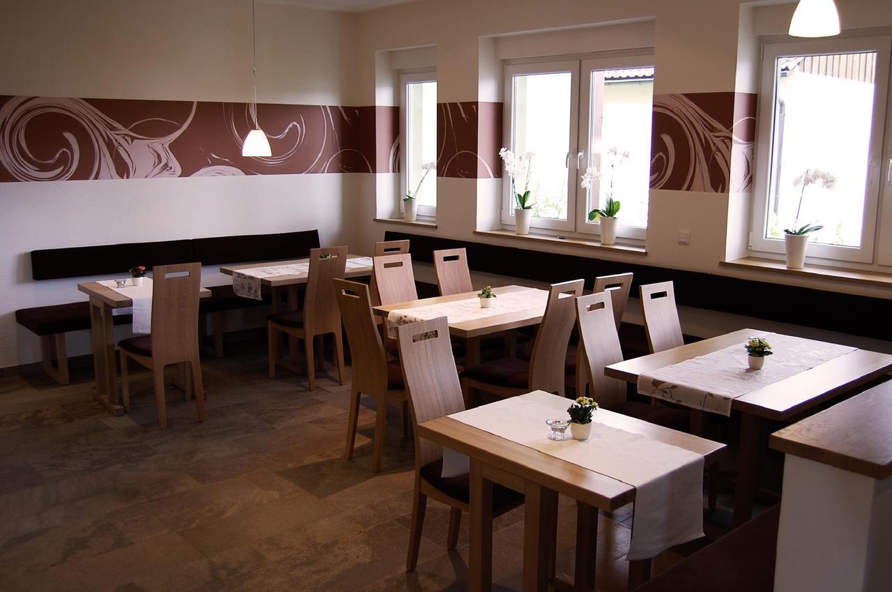 Weingut Und Gastehof Borst Hotel Nordheim am Main Ngoại thất bức ảnh
